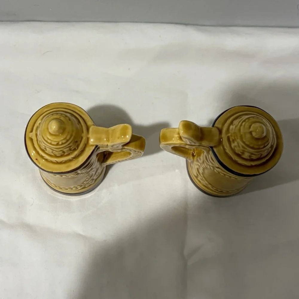 Vintage salt and pepper shakers Beer Steins 4